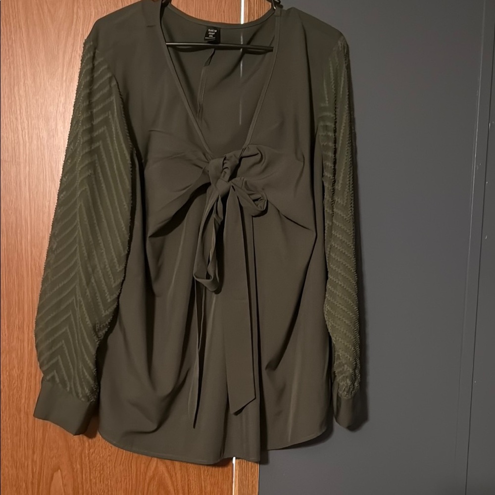 Elegant Olive Green Women's Top with Bow Detail